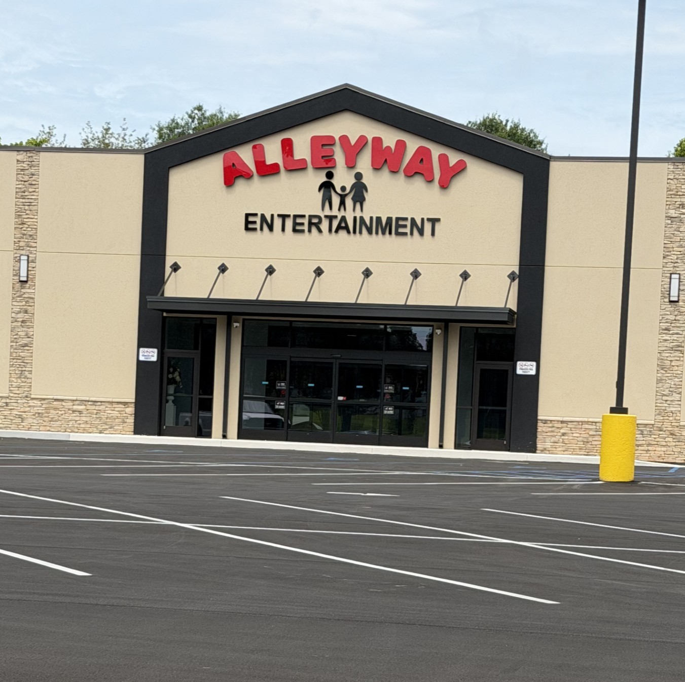 alleyway entertainment front